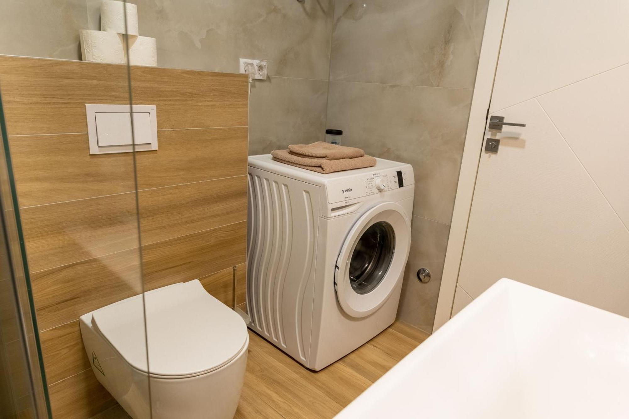 Drobac Apartman บันยาลูกา ภายนอก รูปภาพ